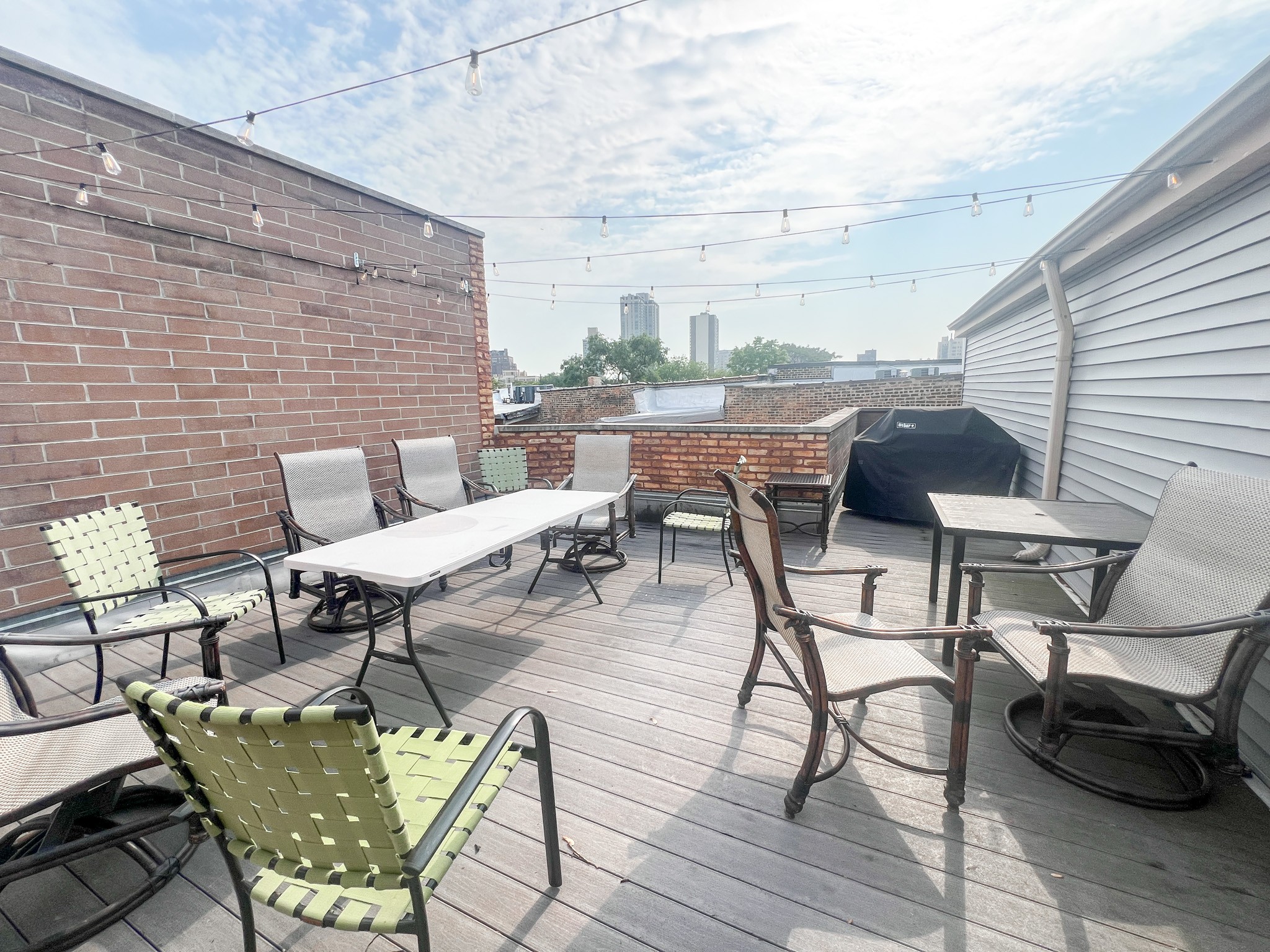 718-20 W Buckingham Pl 718-20 W Buckingham Pl., Chicago, IL 60657 - Leasing by Cross Street